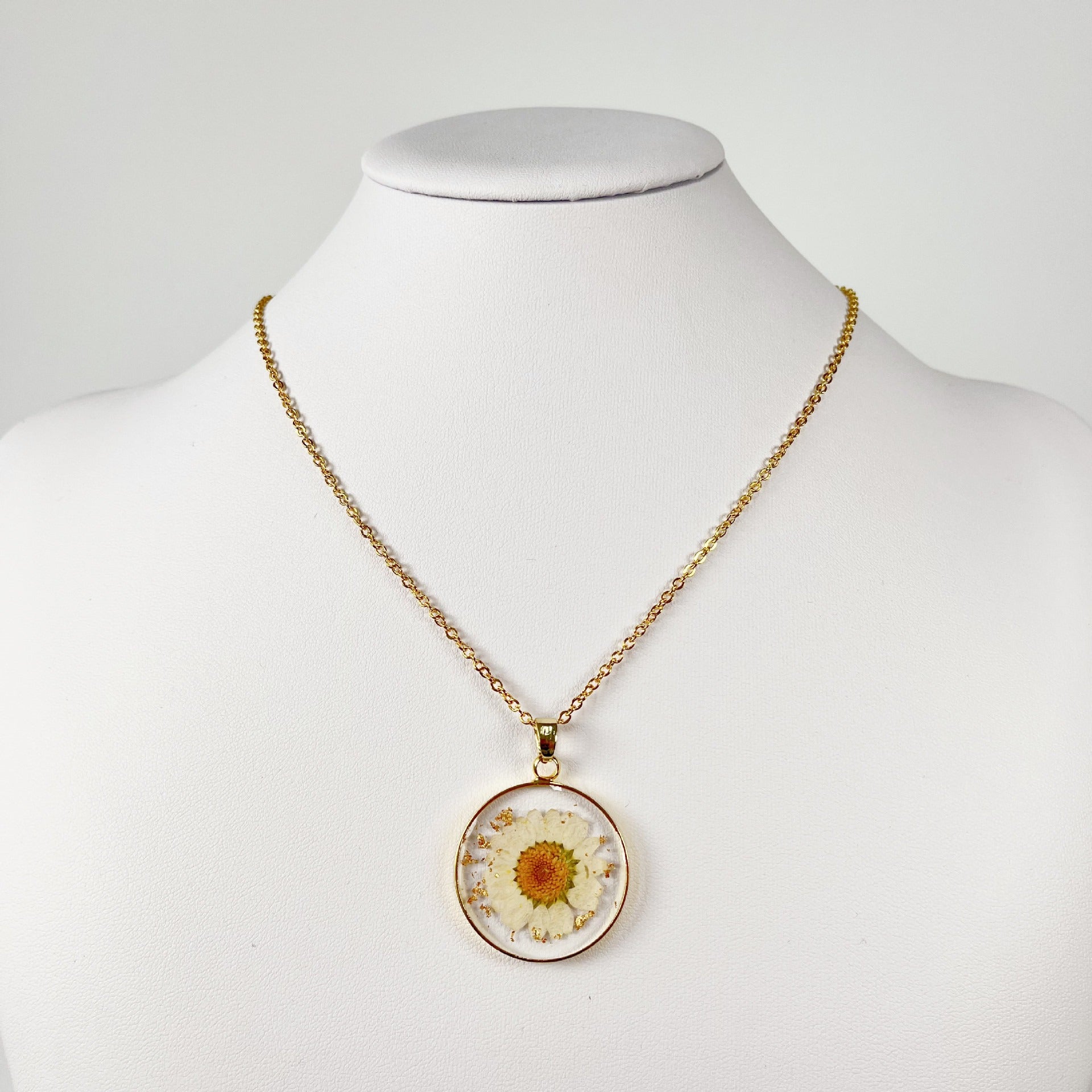 Wholesale 6pcs/pack Valentine's Day Gift Resin Dried Flower Necklace Creative Real Flower Fashion Pendant Pendant Jewelry Birthday Month Flower
